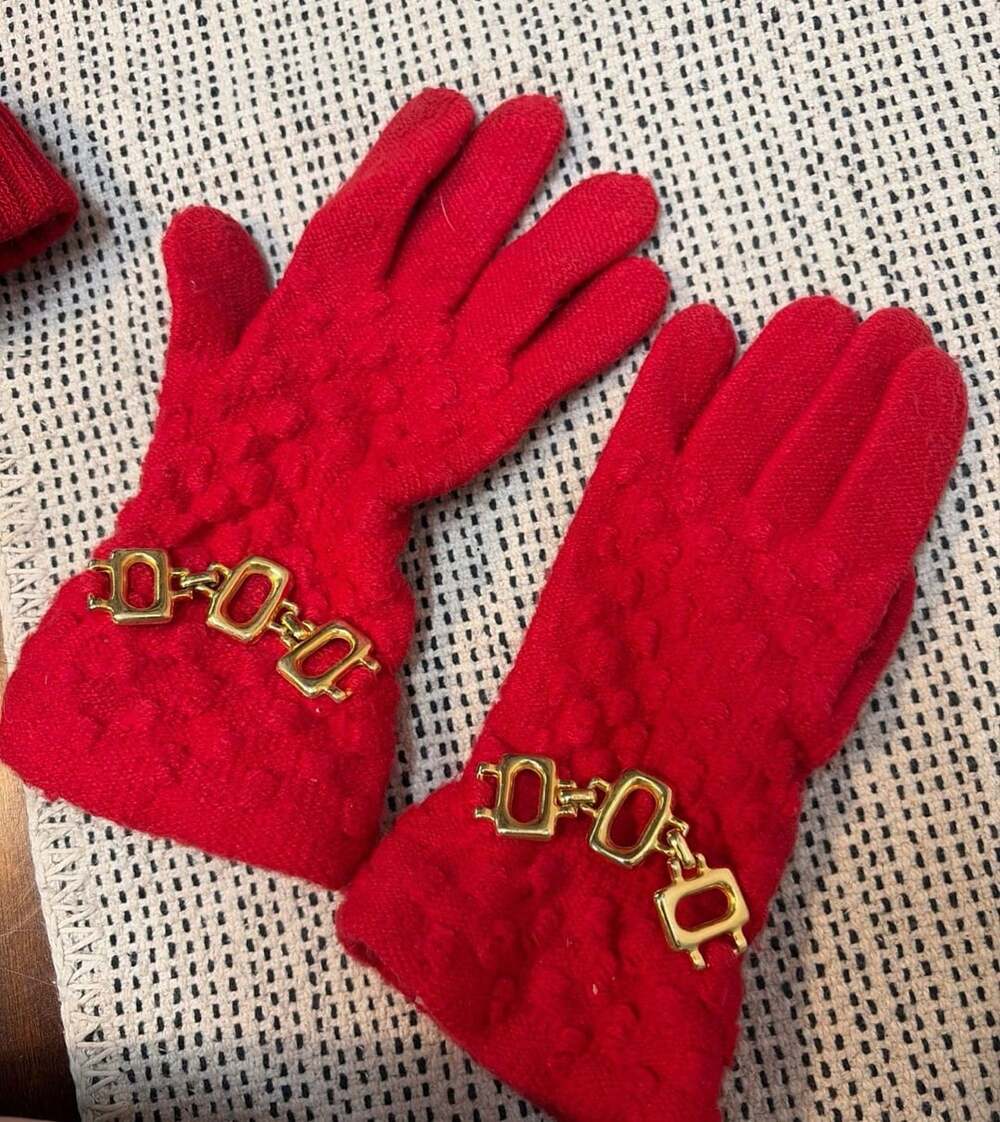 Women’s Knit Gloves One Size Fits All Red with Gold Hardware Made in Taiwan